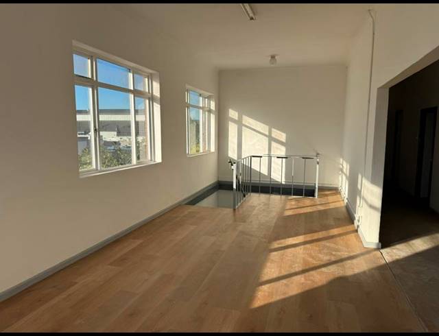 INDUSTRIAL PROPERTY TO RENT IN EPPING